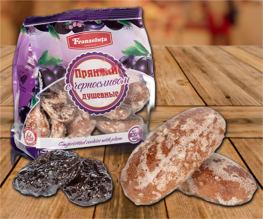 Gingerbread with plums