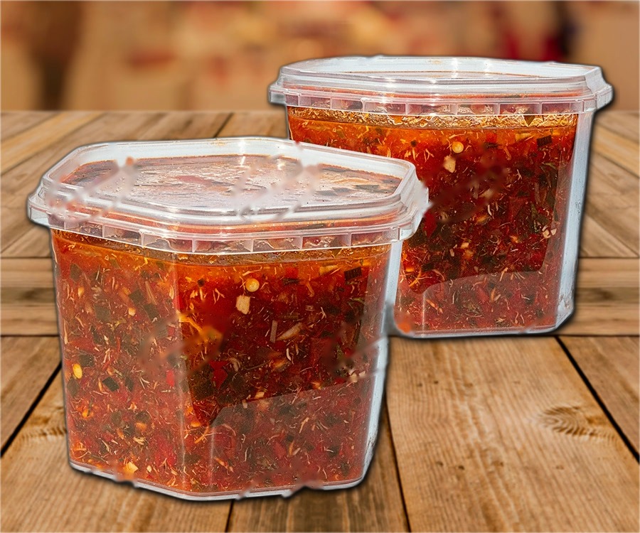 Tomato and pepper sauce, spicy, with pieces of vegetables, 350ml