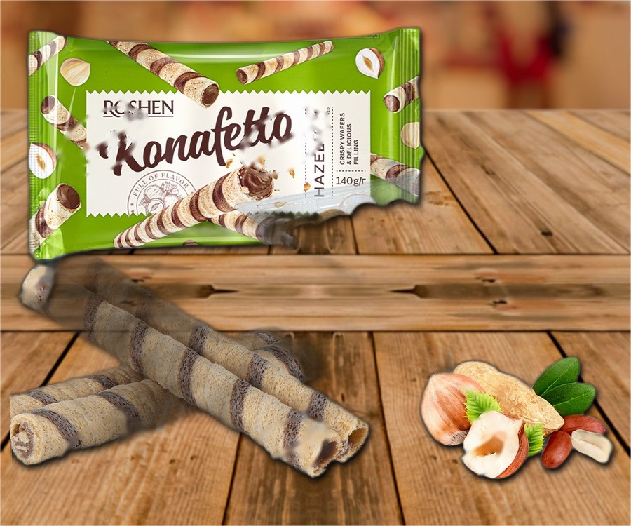 Waffle rolls with filling, with hazelnut flavour