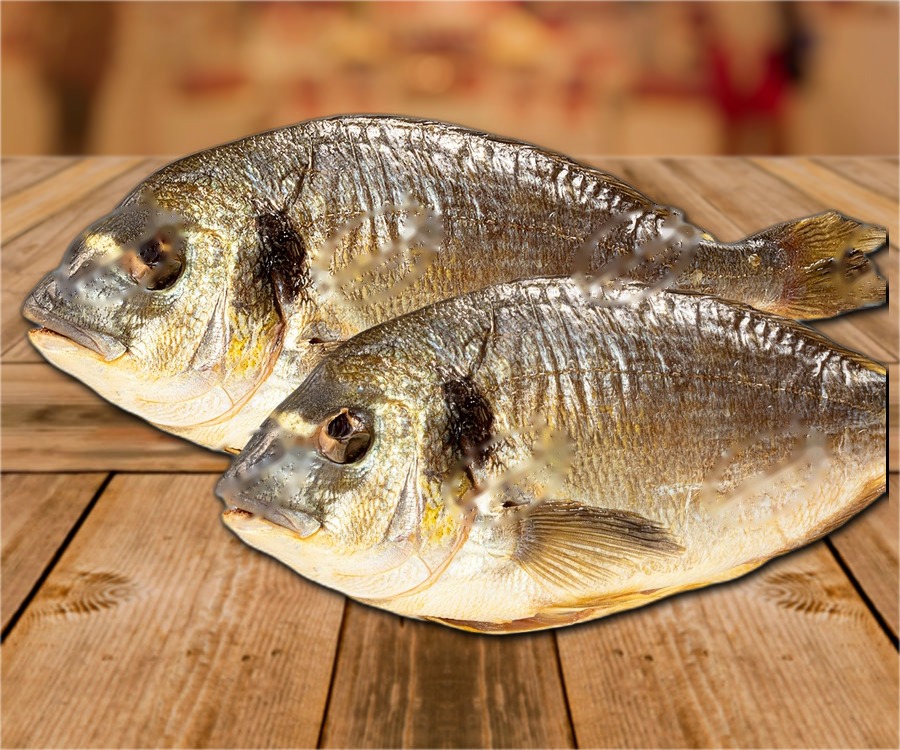 Dorada gilt-head bream (Sparus aurata), hot-smoked, deep-frozen, 200/300g