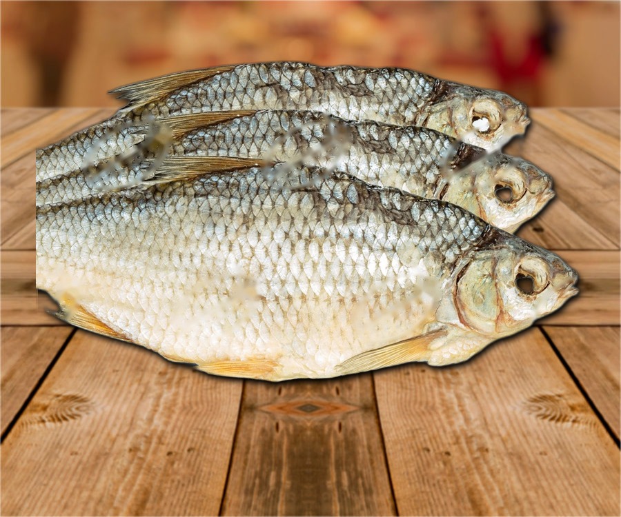 Roach (Rutilus) salted, dried, with head, gutted (12-24cm)