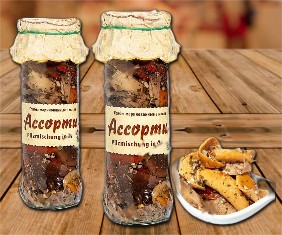 Assorted mushrooms marinated in oil